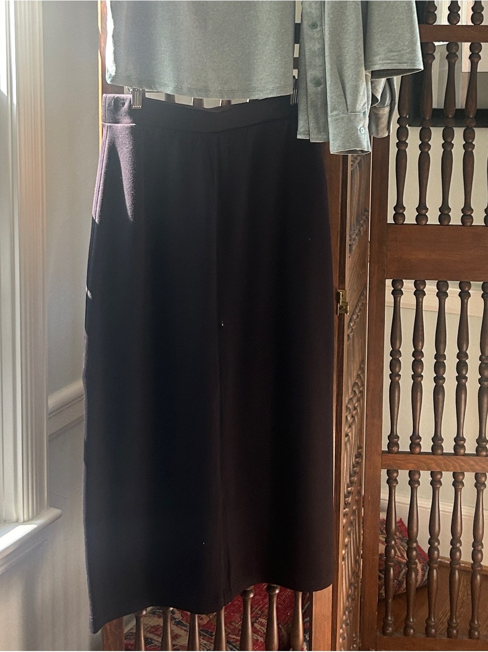 Women’s Black Midi Scuba Sweatshirt Skirt with Front Slit Pull-On Waistband NEW